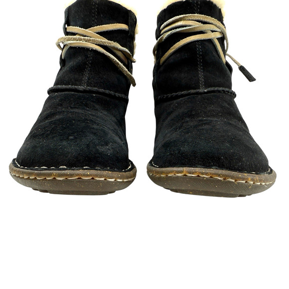 UGG Cove Winter Short Ankle Boots Black Suede Leather Wrap around Lace Size 8 - Picture 4 of 10